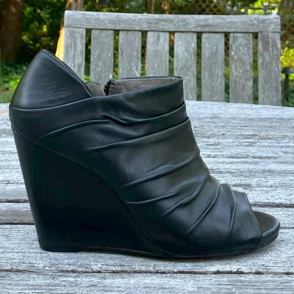 ✨Black Leather Peep-Toe Wedge Ankle Booties - Size 6M - Picture 7 of 14